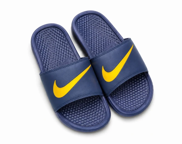 Chancletas Nike Azul con Amarillo/#44's foto | 21 Boutique |  BizneCubano